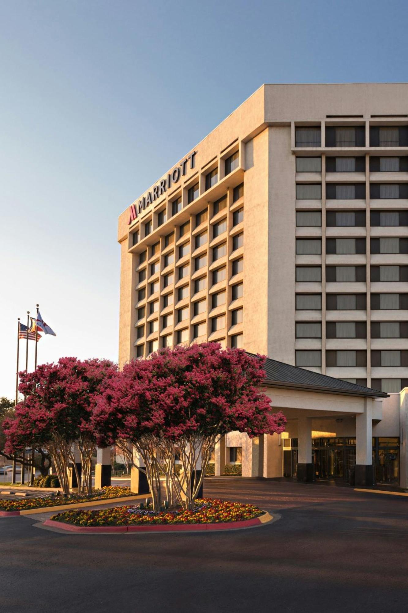 Dallas-Addison Marriott Quorum By The Galleria Exterior photo